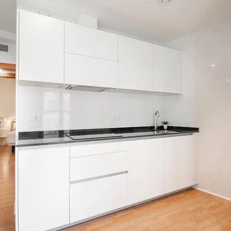 Plaza Nueva Homes 아파트 *